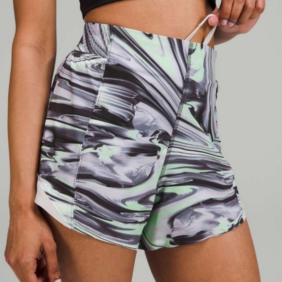 Lululemon Hotty Hot High-Rise Short 4" Special Edition Paint Glide Warp Multi 4 - Picture 6 of 14